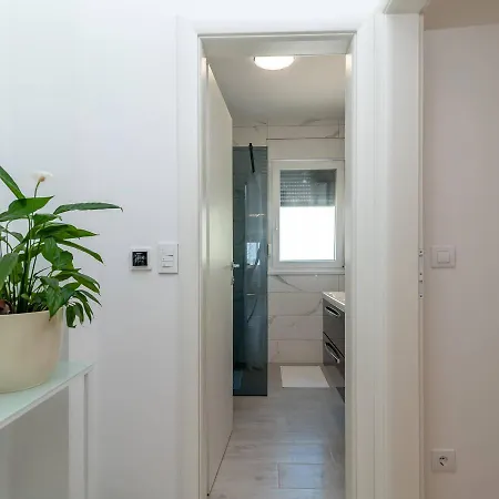 Apartman Lotos Apartment Trogir