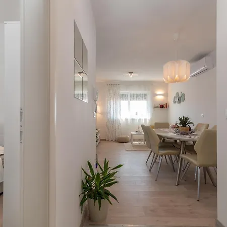 Apartman Lotos