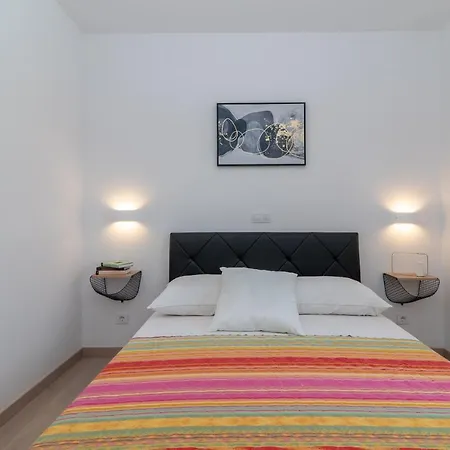 Apartman Lotos *