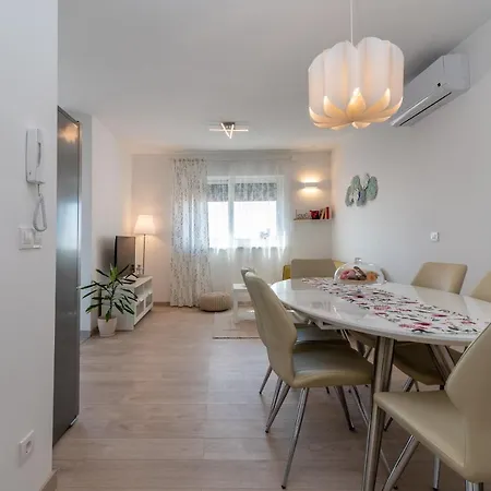 Apartment Apartman Lotos Trogir