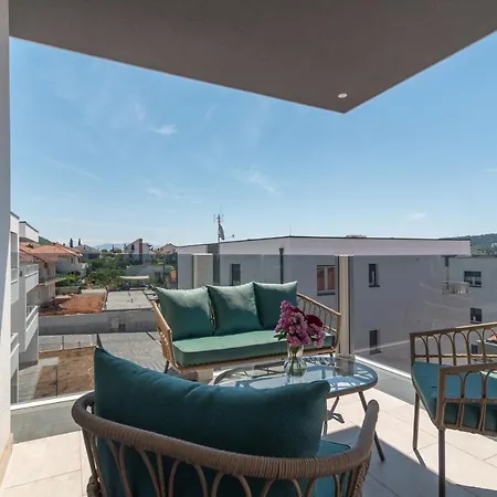 Apartman Lotos Apartment *
